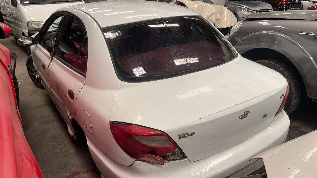 SC13 - KIA RIO - 2001 - Imagen 2