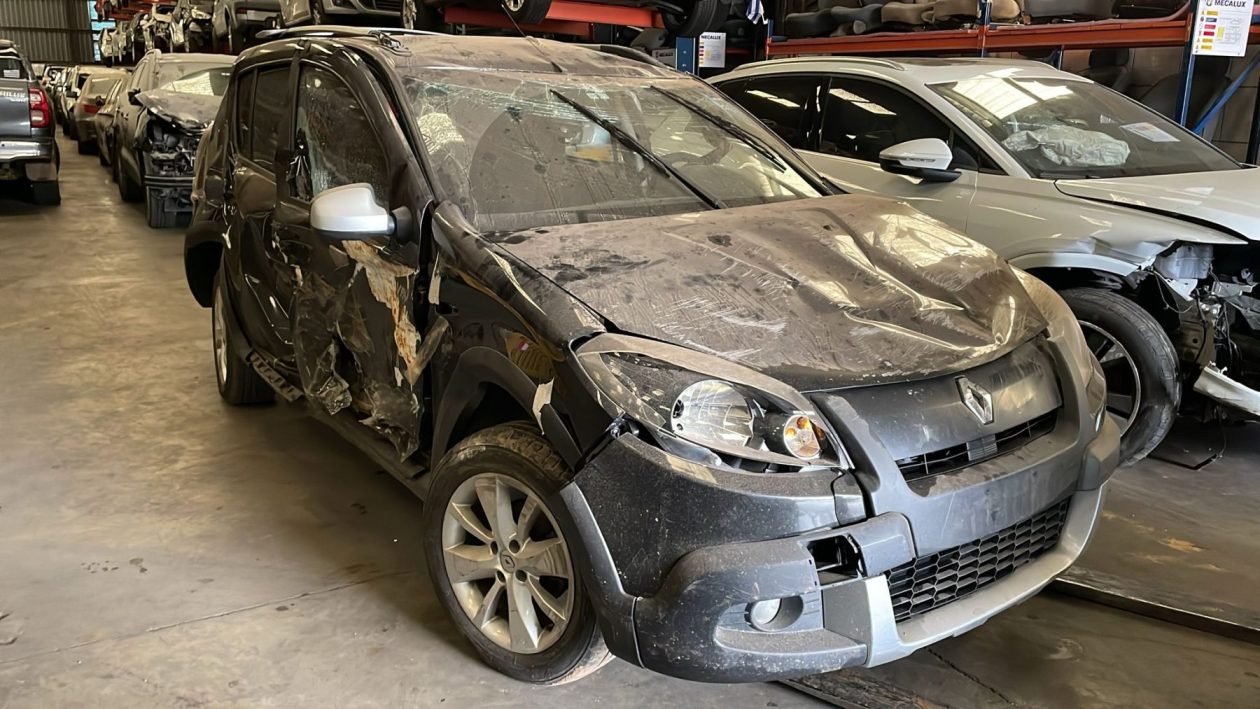 SC25 - RENAULT SANDERO - 2013