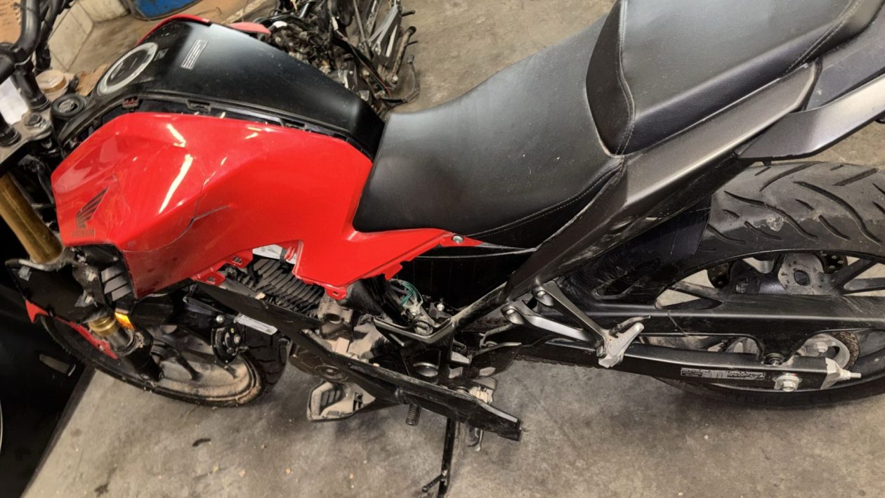 HONDA CB - 2023 - Imagen 6