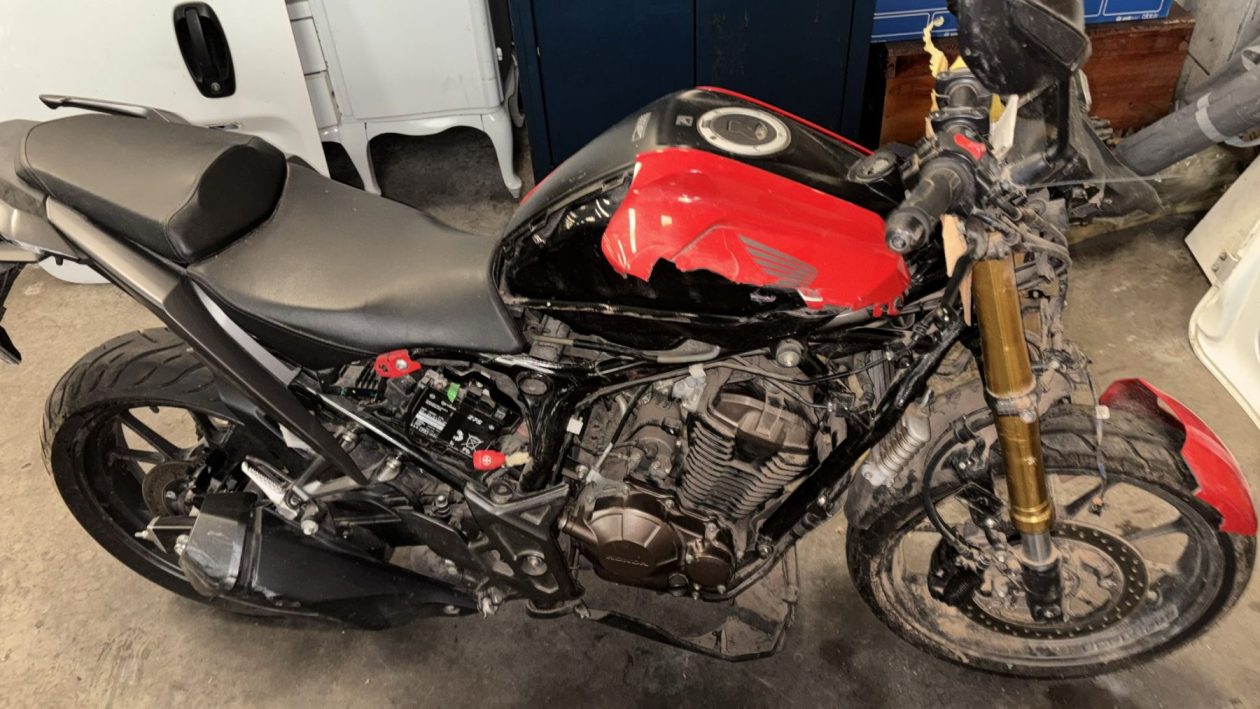 HONDA CB - 2023