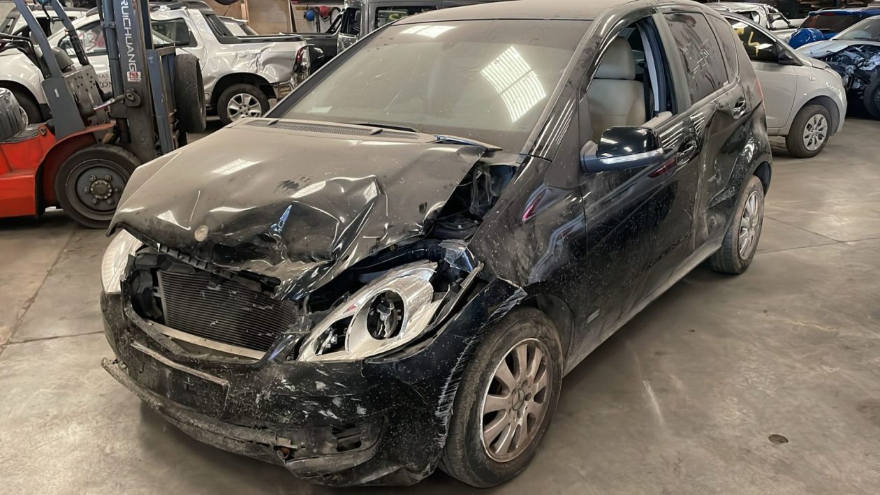MERCEDES BENZ A160 - 2012