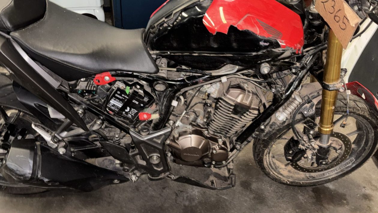 HONDA CB - 2023 - Imagen 4